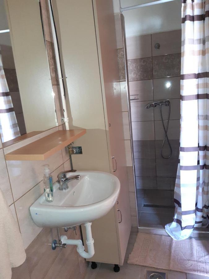 Narcisz Apartman Дьюла Экстерьер фото