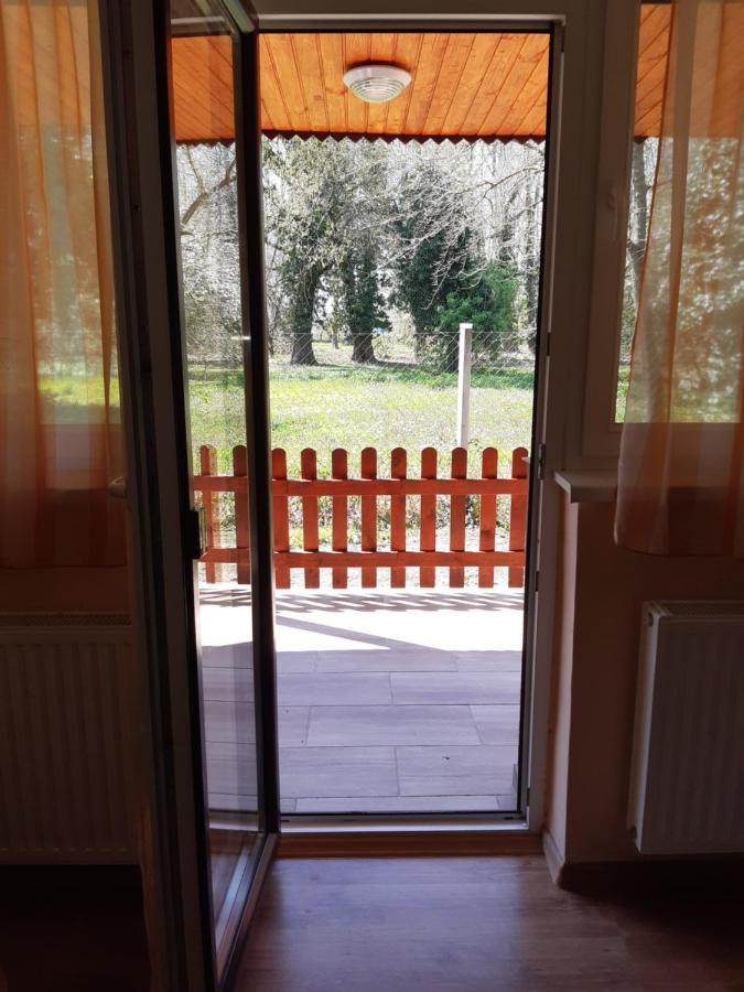 Narcisz Apartman Дьюла Экстерьер фото